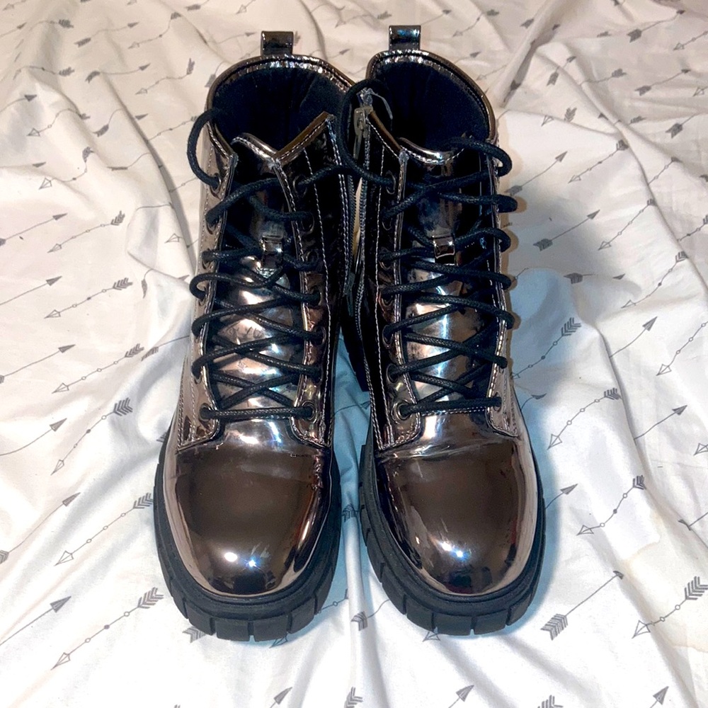 Madden NYC | Lug Combat Boots : metallic